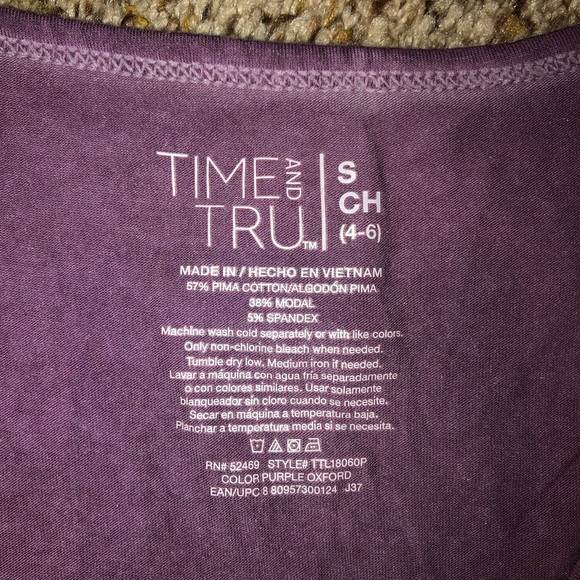 Time & Tru vneck bundle - Picture 3 of 9